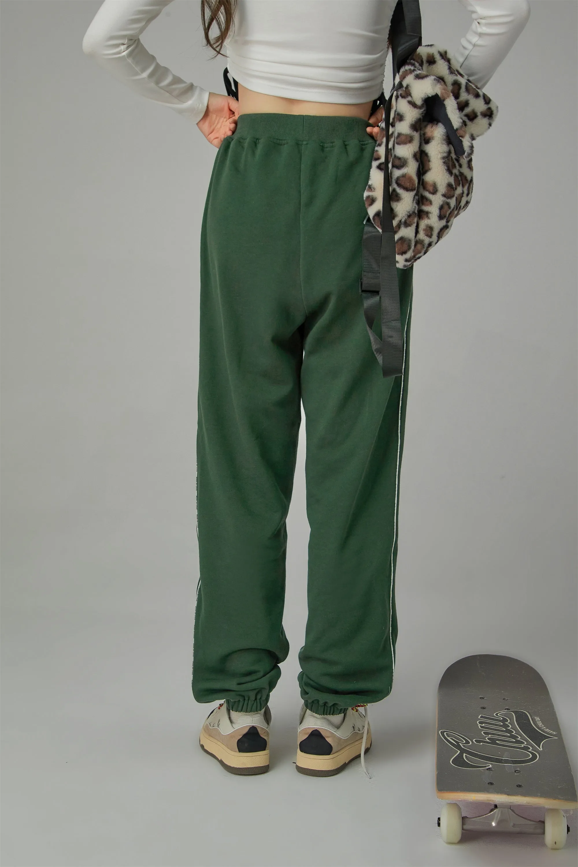 Chuu Girl Jogger Pants