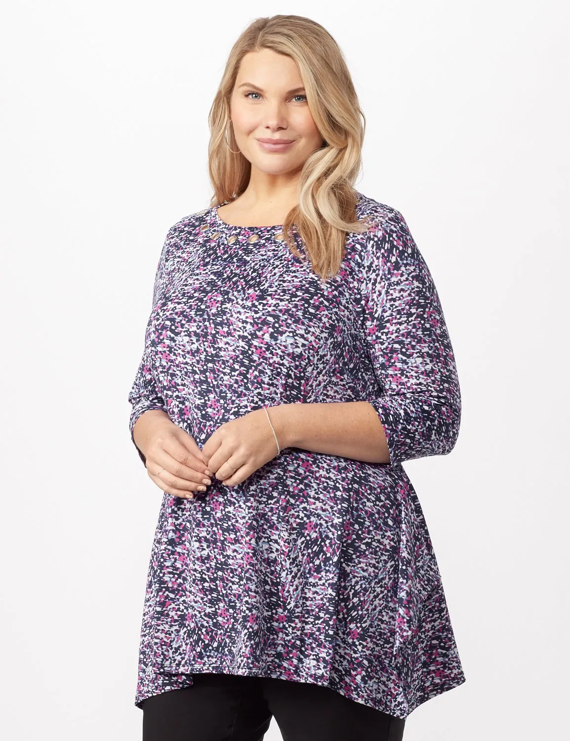 Grommet Neckline Abstract Sharkbite Hem Knit Top